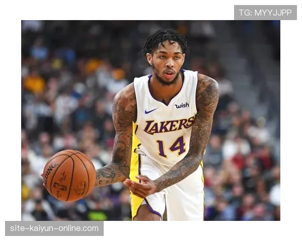 佩顿·普里查德挡拆拉开内线，外线效率成型